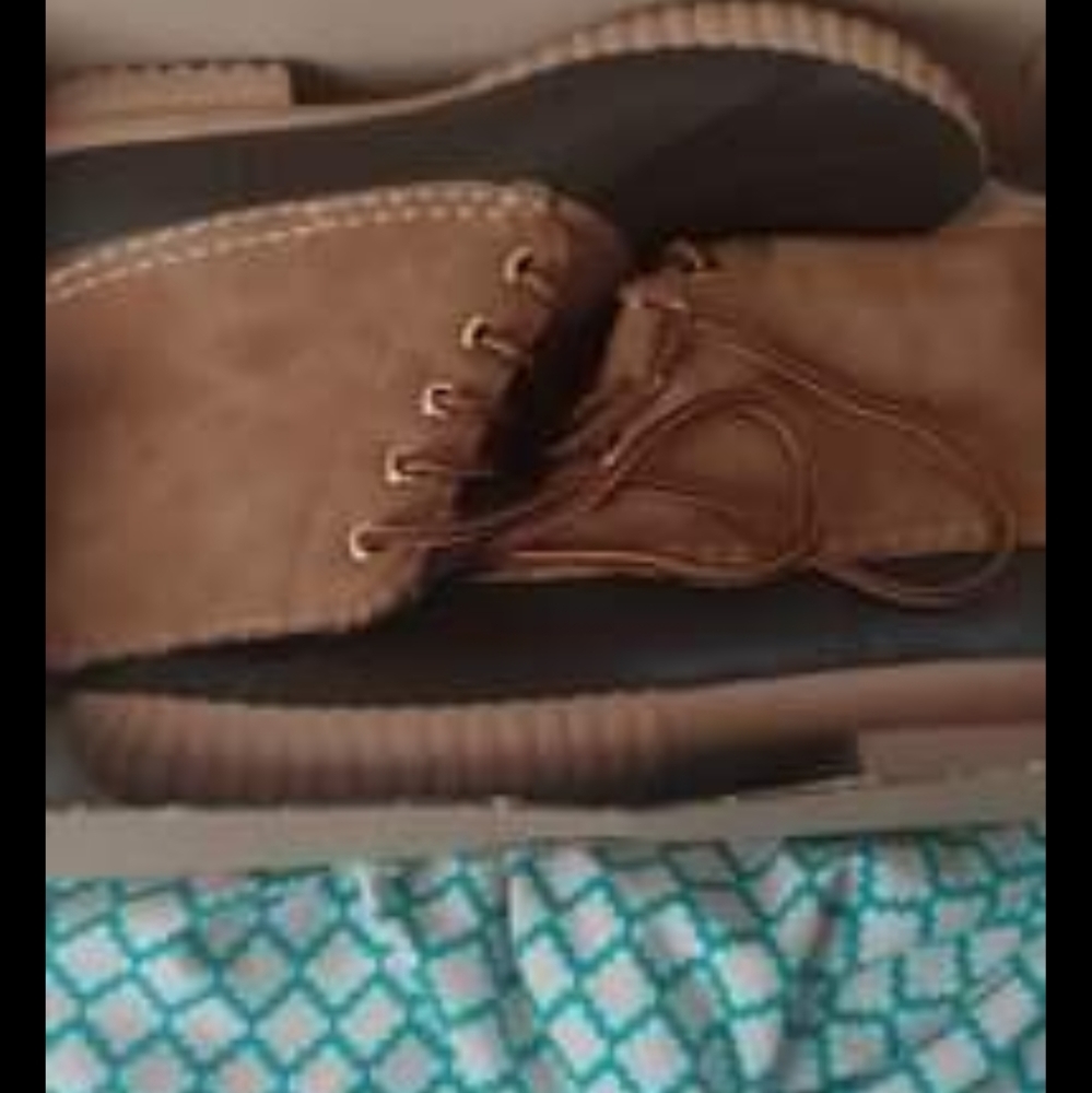 Duck boots
